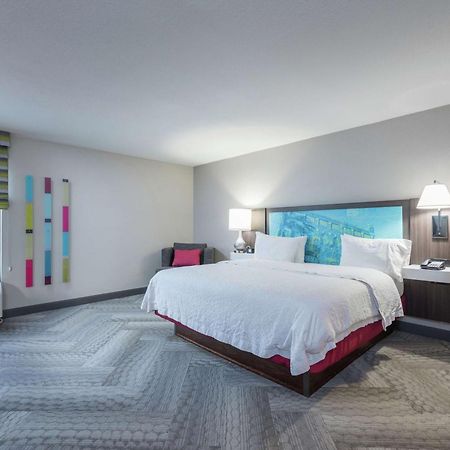 Hampton Inn Tampa-Veterans Expressway Exterior photo