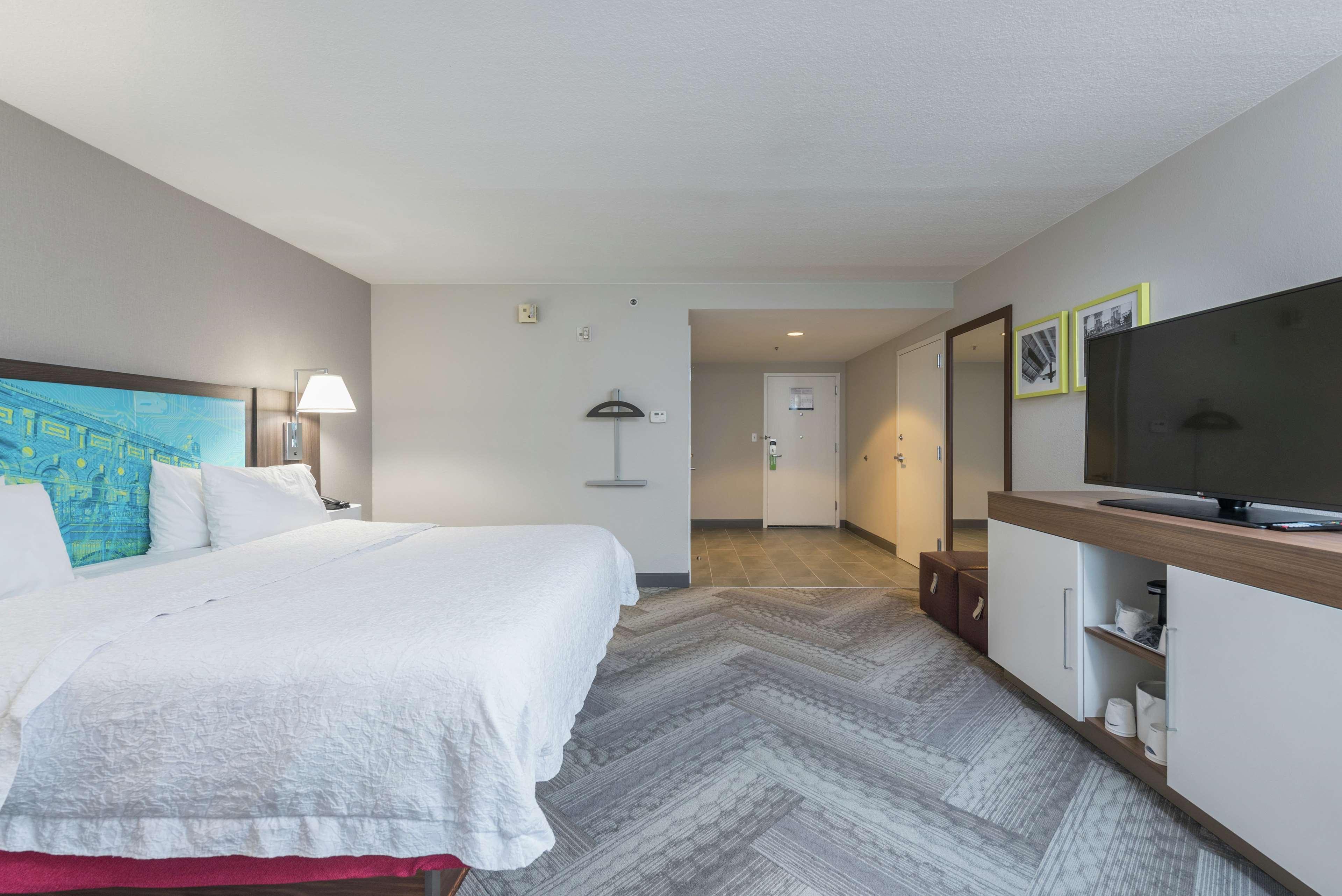 Hampton Inn Tampa-Veterans Expressway Exterior photo