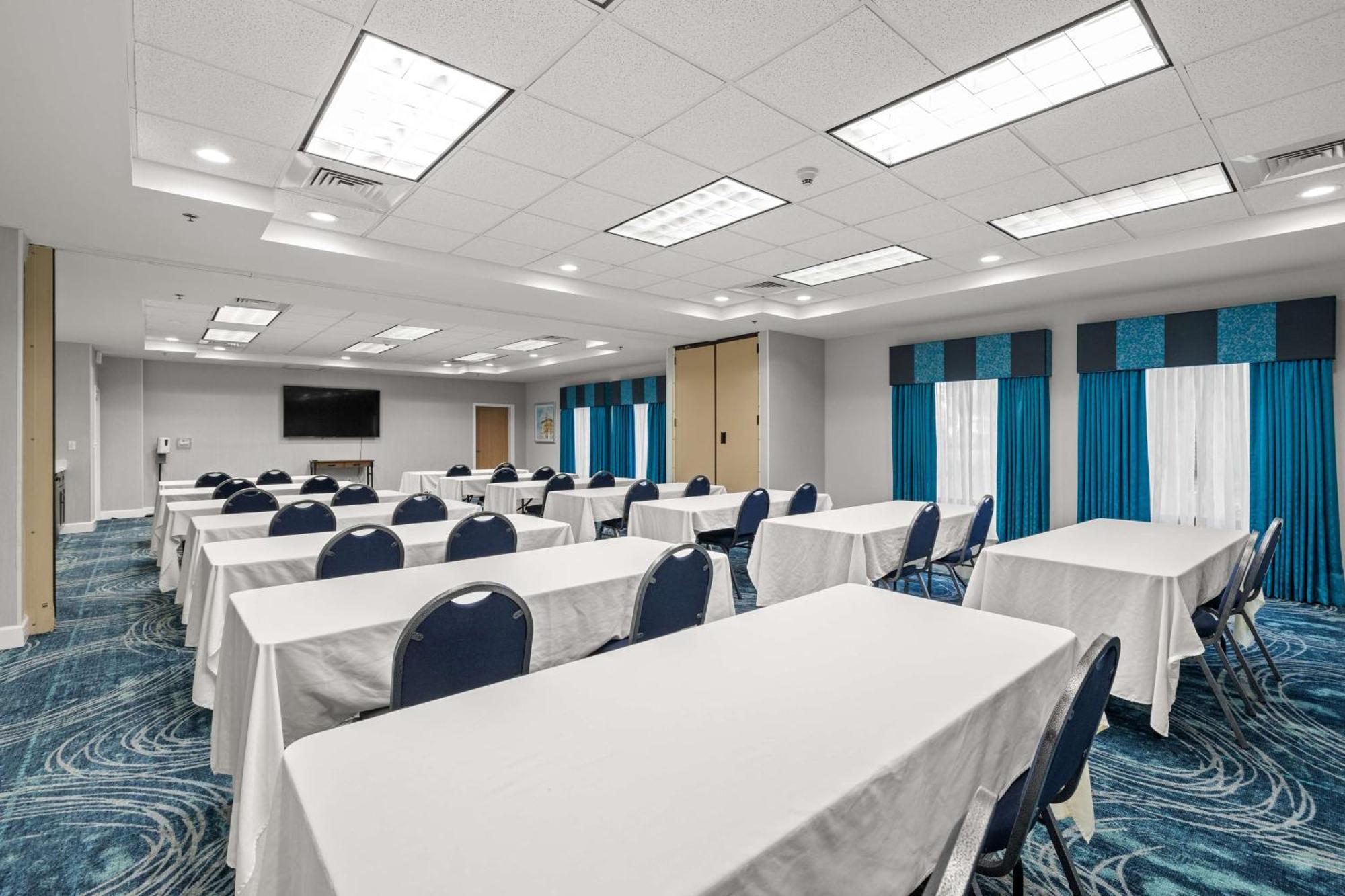 Hampton Inn Tampa-Veterans Expressway Exterior photo