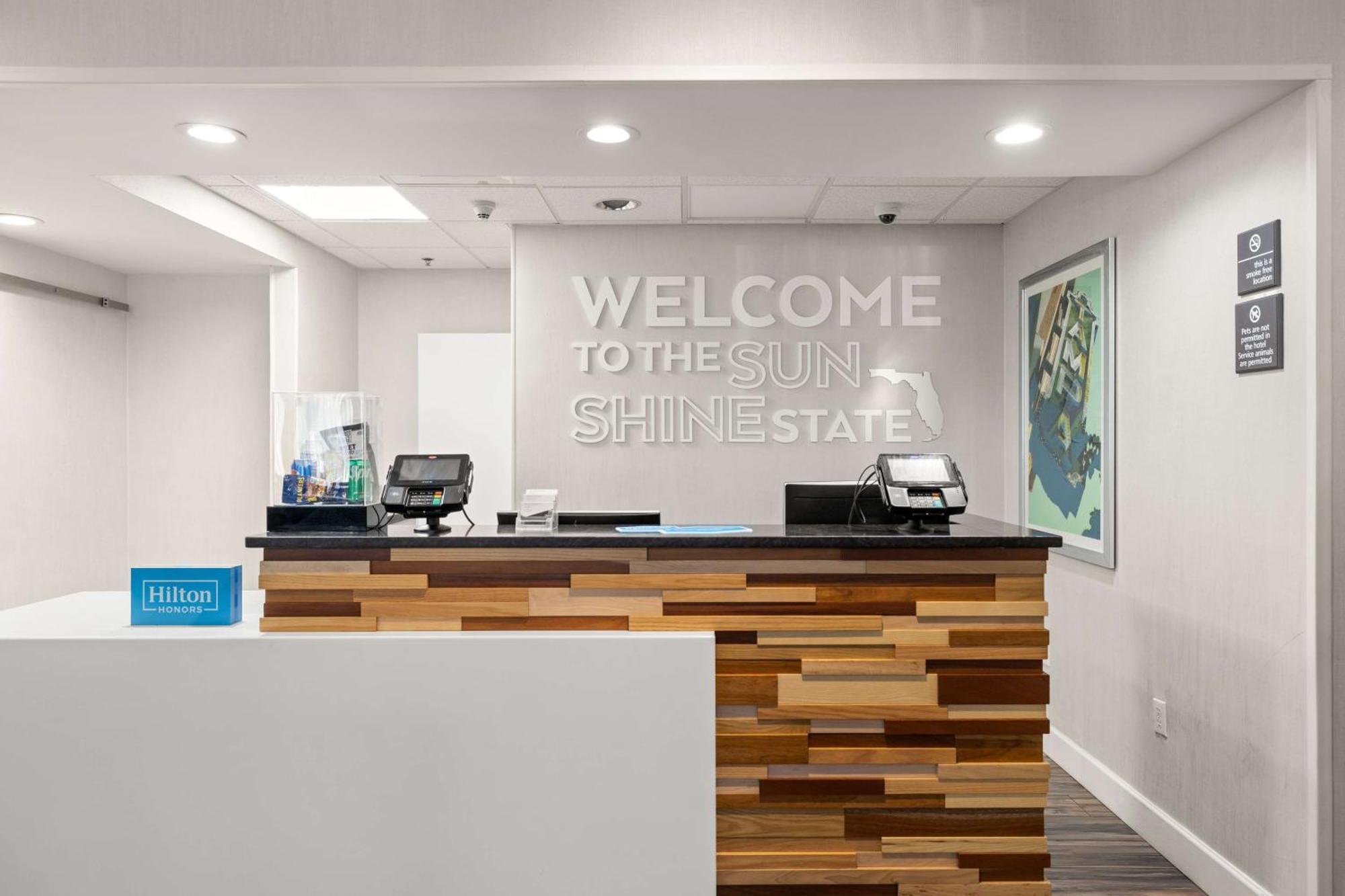 Hampton Inn Tampa-Veterans Expressway Exterior photo