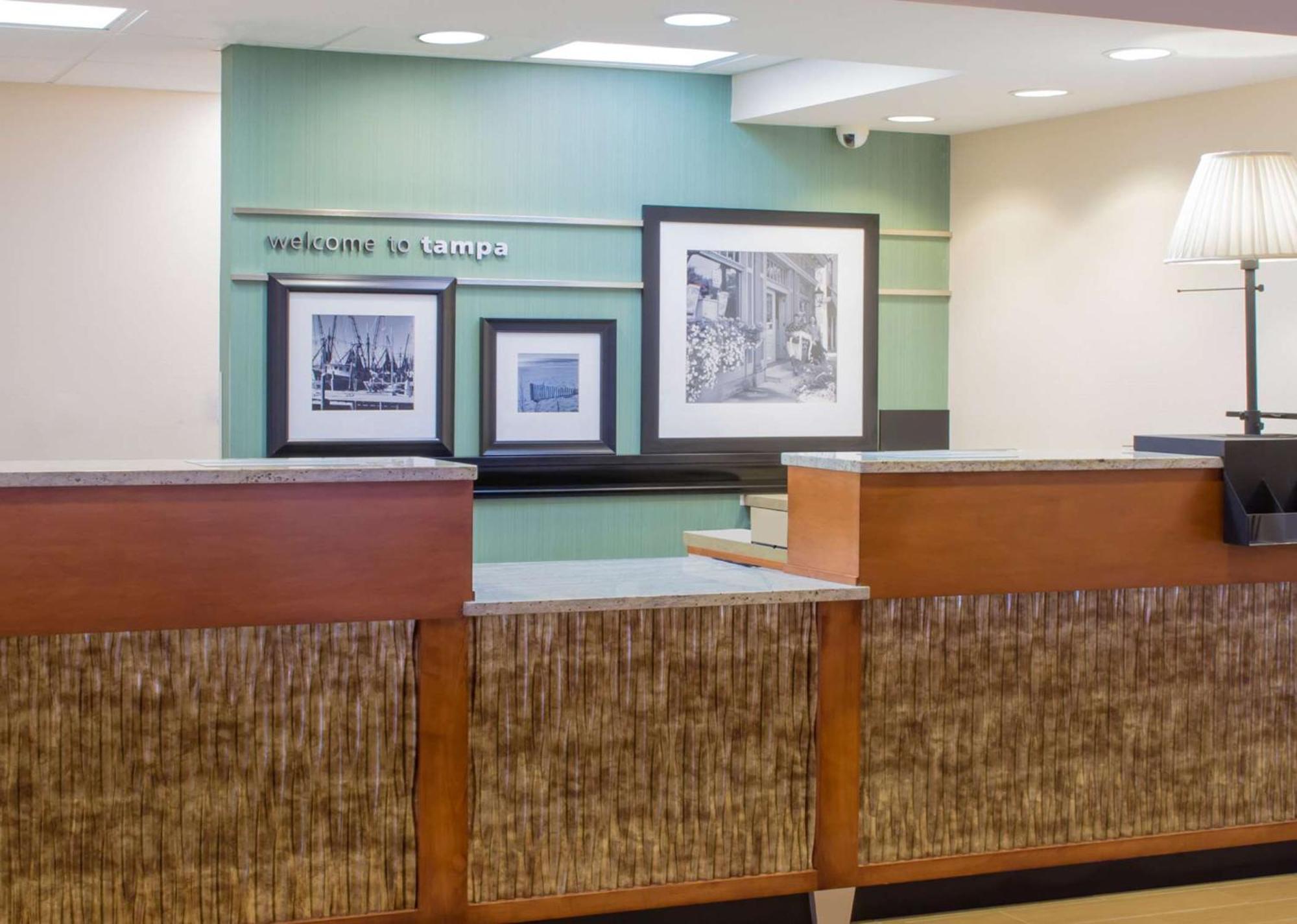 Hampton Inn Tampa-Veterans Expressway Exterior photo